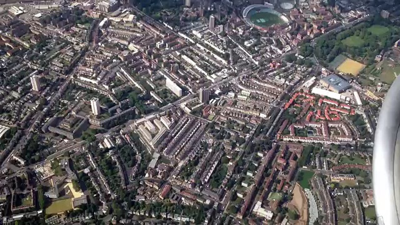 London Heathrow Landing - Pakistan International Airlines - (PIA) Boeing 777-340ER