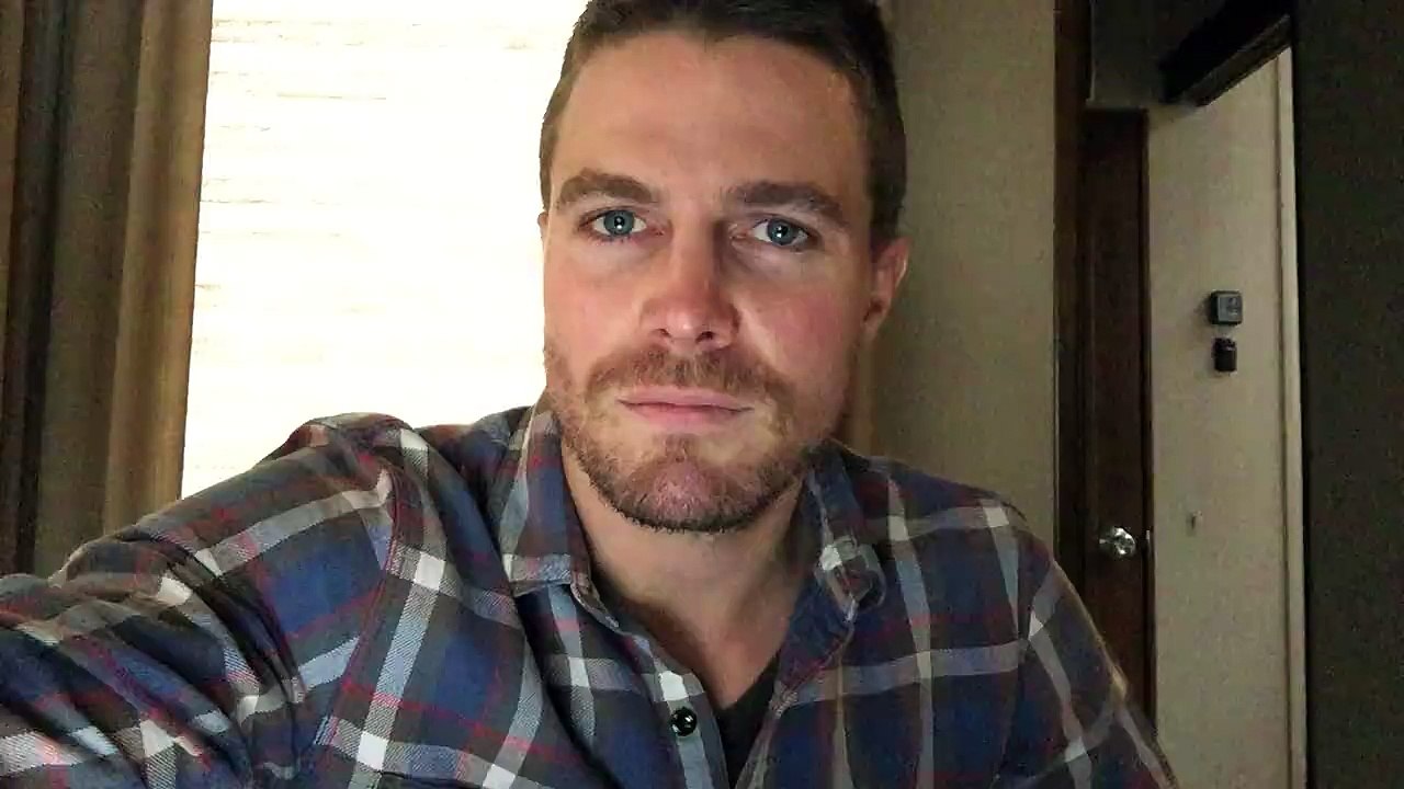 Stephen Amell Facebook Q&A - Part 1