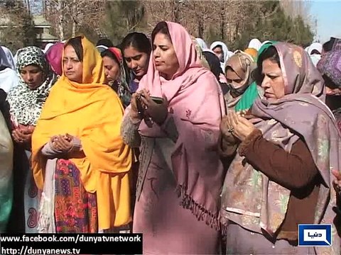 Students Hold Candlelight Vigil For Martyrs On Fourth Day After Peshawar Attack