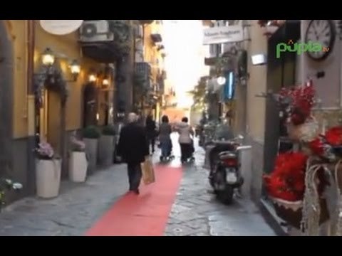 Napoli - Il Vicoletto Belledonne prima strada adottata dai cittadini (19.12.14)