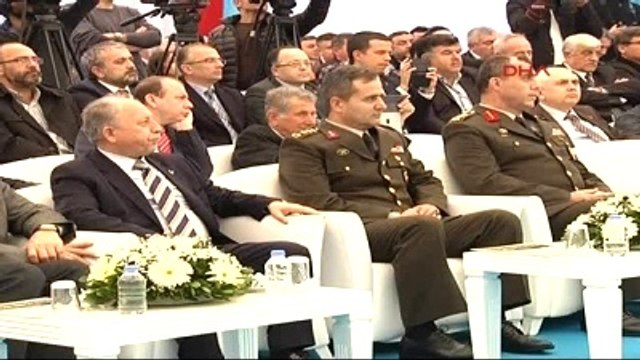 Bursa Gıda, Tarım ve Hayvancılık Bakanı Eker Hipoterapi Merkezi Açılışına Katıldı, Atları Besledi