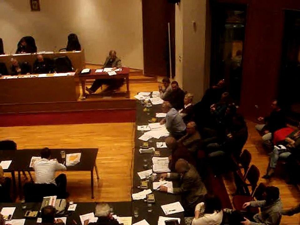 Δημοτικό συμβούλιο 18-12-2014. Ο δικηγόρος του ΕΣΚΕΔΑ τοποθετείται για τον κανονισμό κοινοχρήστων χώρων του Δήμου - Α' μέρος'.