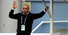 Roberto Carlos, Yedek Kulübesinin Camını Yumrukladı