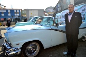 Hulusi Kentmen'i Anma Programında Balmumu Heykel Sürprizi