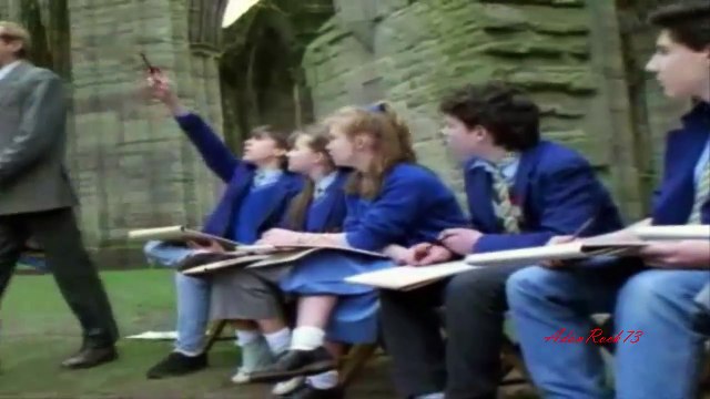 Iron Maiden - Can I Play With Madness (Visions Of The Beast)