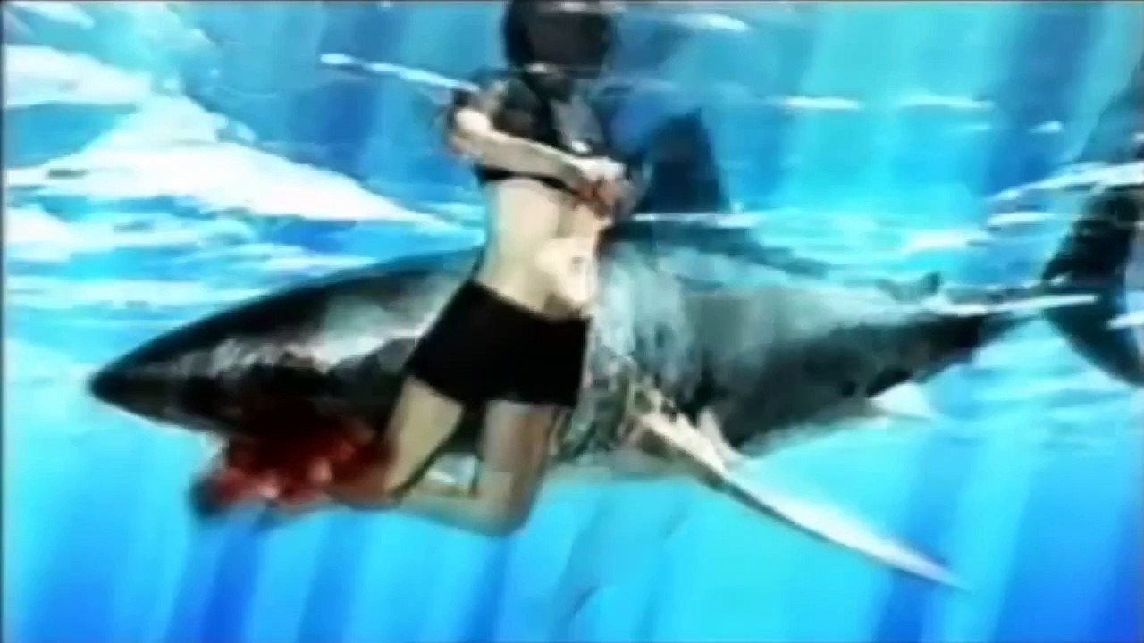 WOMAN EATEN ALIVE BY SHARK - SHARK ATTACK 2014!!