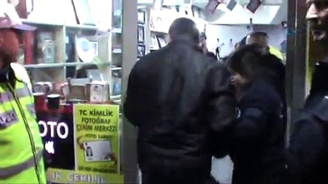 Yengesini sopayla dövdü, dostunu hastanelik etti