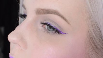How to Apply Ombre Glitter Liner Using Loose Glitters