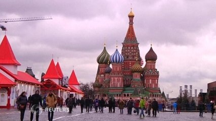 Weak rouble doesn't stop Russia's New Year shopping spree