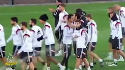 Magnifique sombrero de James Rodriguez à l'entrainement du Real Madrid