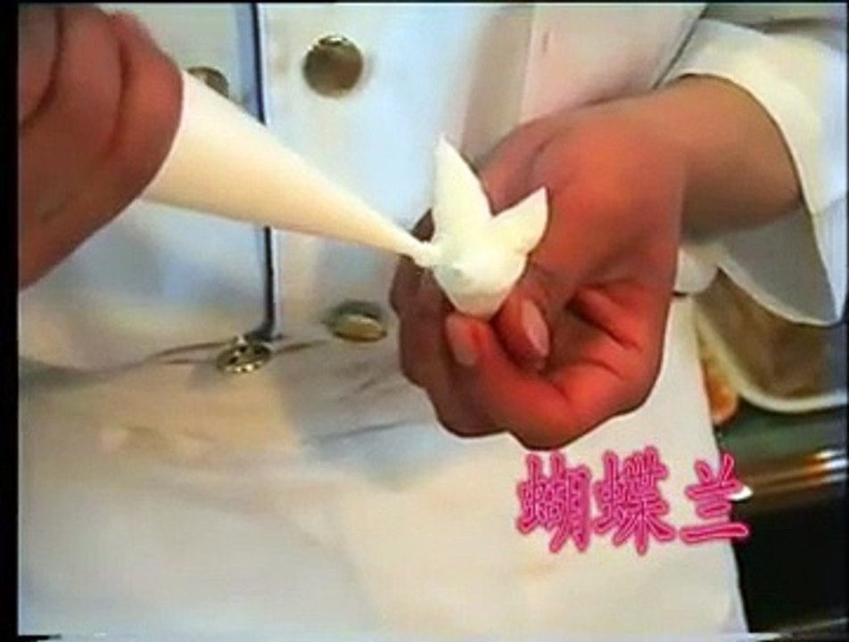 DIY 花卉蛋糕裱花制作过程 (9) 蝴蝶兰