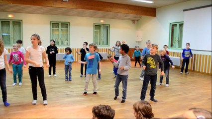 Saint-Bénigne. Danse des TAP. Décembre 2014.