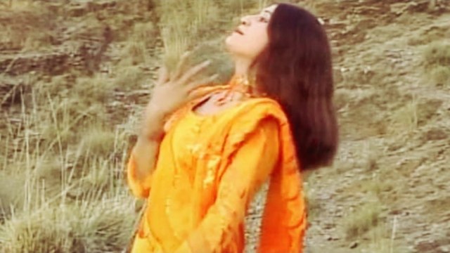 Nazia Iqbal - Pa Meena Meena Ma Rata Gora