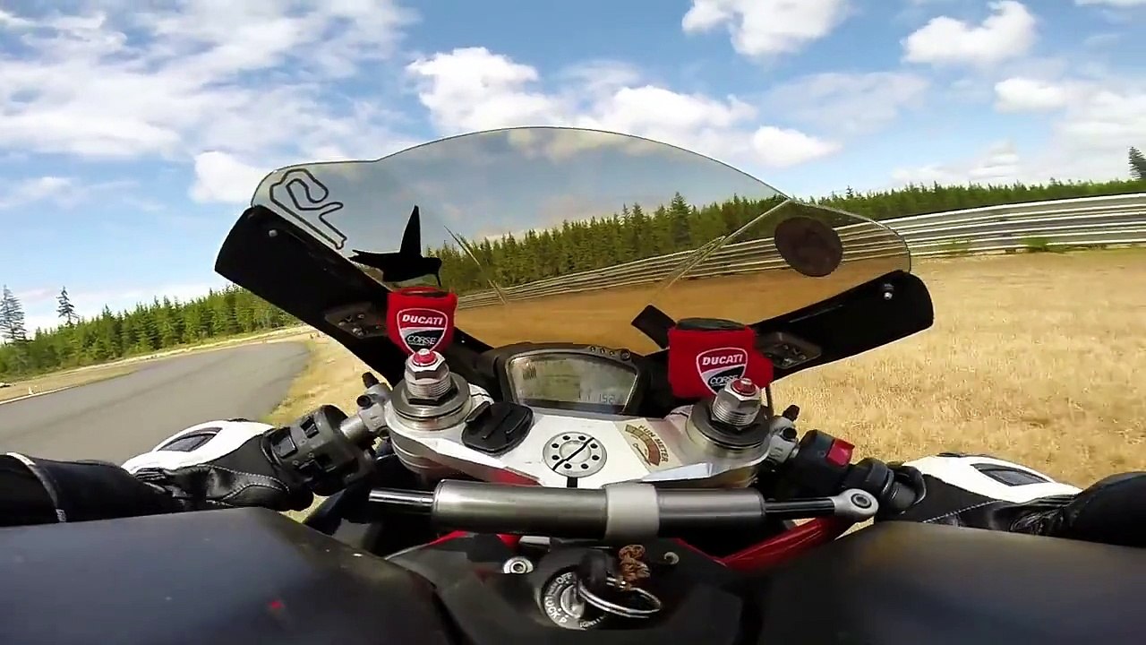 Kafasına Motosiklet Düşen Motorcu - Araba Tutkum