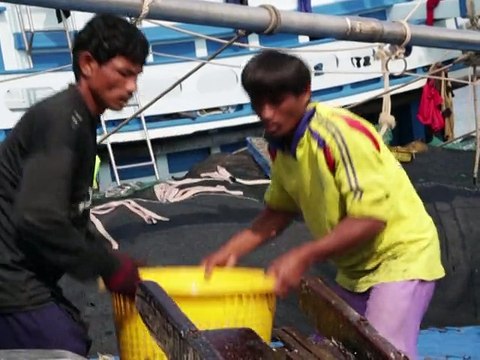 En Thaïlande, des immigrés hantés par leurs disparus du tsunami
