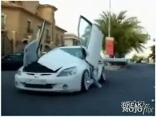 Cool car door dancing