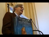 Napoli - Vittorio Sgarbi presenta il libro 