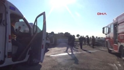 Şanlıurfa Çöp Kamyonu ile Otomobil Çarpıştı: 1 Ölü, 8 Yaralı
