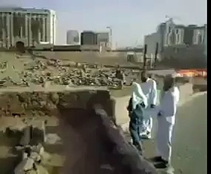 qabar e mubarik hazrat ayesha R.A