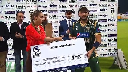 Pakistan v New Zealand- 4th ODI, Presentation Ceremony
