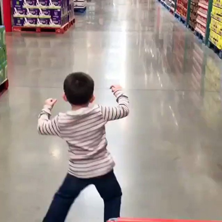 Kid Dancing in HyperStar Market