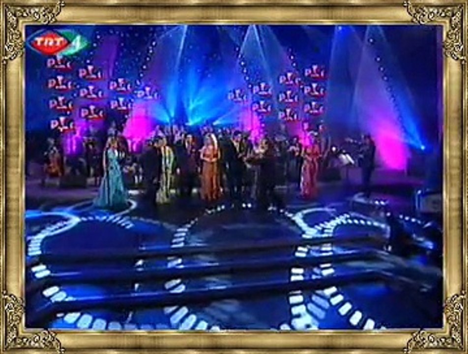 Alp ARSLAN *Seviyorum Desen De Kanmam Sözüne*