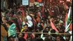 Dunya News - Karachi: MQM workers protest against Abdul Aziz statement