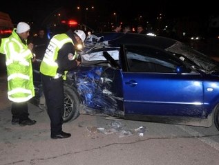 Kırıkkale'de Otomobil Temizlik Aracına Çarptı: 2'si Ağır, 5 Yaralı