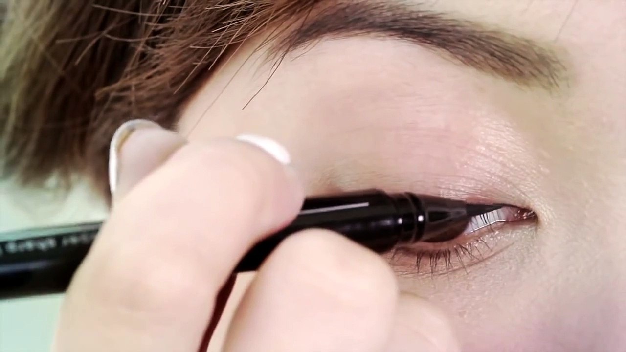 Easy Ways to Use Liquid Liner