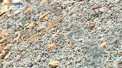 Brand loods Delfzijl is moeilijk te blussen - RTV Noord