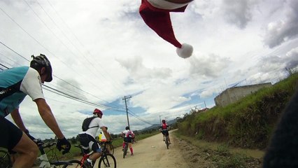 Pedal Solidário, Academia Cunzolo, Taubike, Taubaté, Tremembé, SP, Brasil, Papai Noel, Amigos, Trilha solidária, Várzea, Jardim Maracaibo (57)