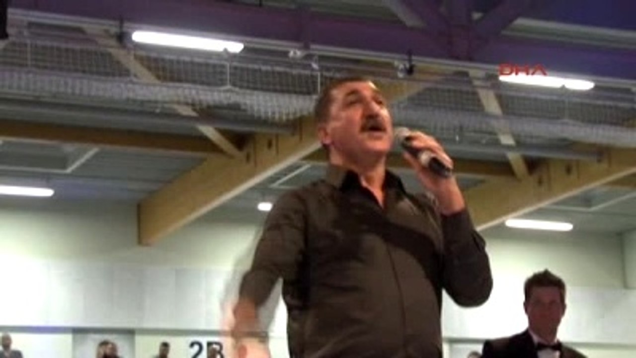 Hamburg'da İsmail Özen Macı Nakavtla Kazandı