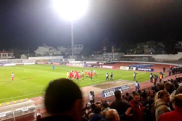 Οι παίκτες του Ολυμπιακού σήκωσαν στον αέρα τον Ερίκ Αμπιντάλ