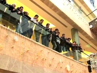 World s Smallest Man vs the World s Tallest Man