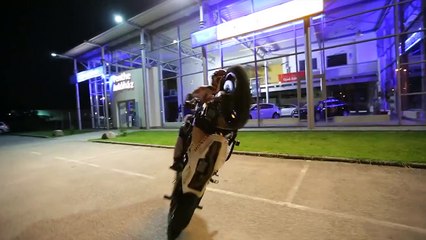 Motosiklet Stunt - Araba Tutkum