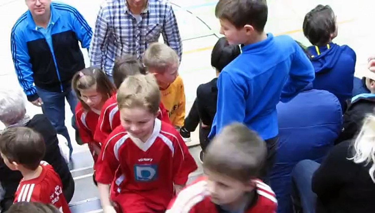 2014 -- Die U9 beim Hallenturnier Teil 1