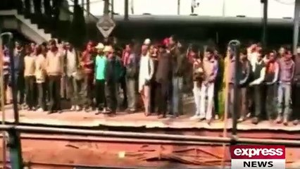 Rescue operation of a Mondey to a Monkey