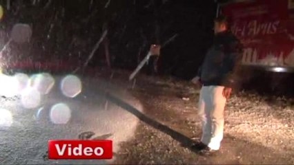 Uludağ Yolunda Gece Boyunca Kar Esareti