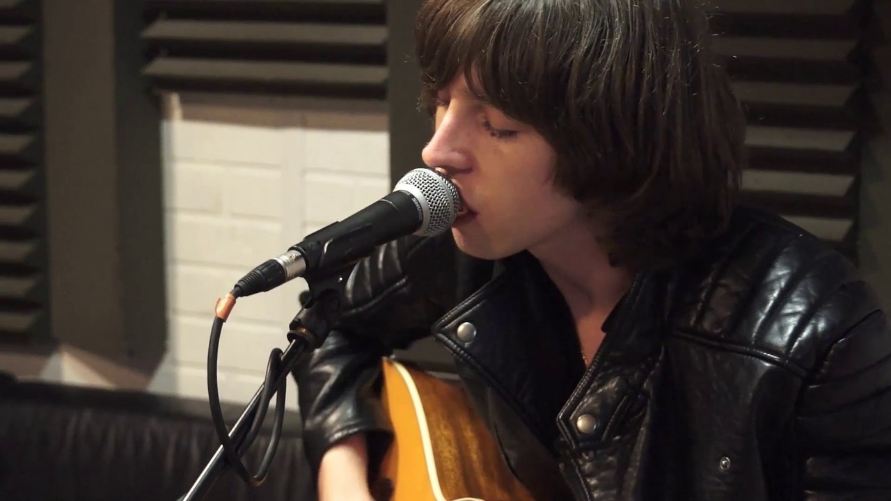 Catfish & The Bottlemen - Laid (James Cover) - Session Acoustique OÜI FM
