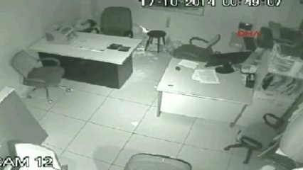 İzmir Döviz Bürosundaki Hırsızlık Kamerada