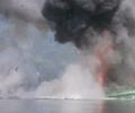 Kaçak avlanan iki balıkçı teknesi batırıldı