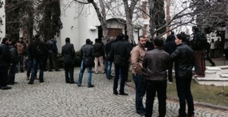 Paralarını Alamayan Libyalı Öğrenciler, Libya Elçiliğini Bastı