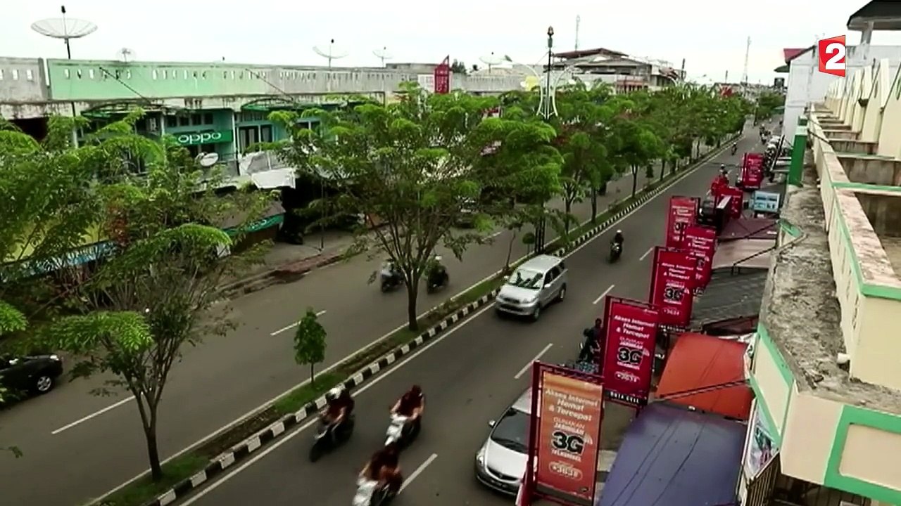 Indonésie : dix ans après le tsunami, la ville de Meulaboh renaît