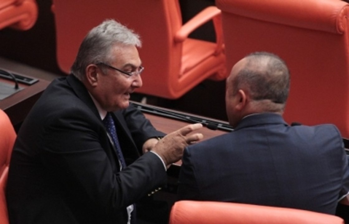 Deniz Baykal İle Mevlüt Çavuşoğlu'nun Görüşmesi Merak Uyandırdı