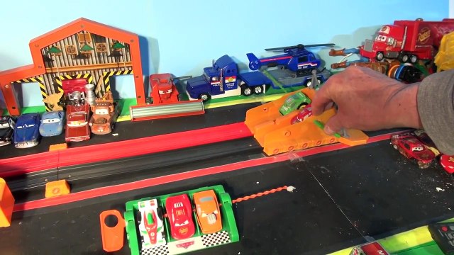 Pixar Cars Riplash Racer Re-match with Lewis Hamilton vs Francesco Bernoulli and Funny Car Mater