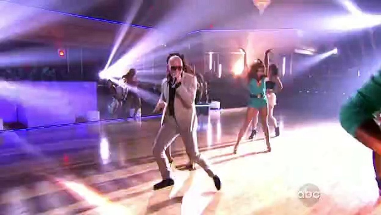 Pitbull - 'Give Me Everything'