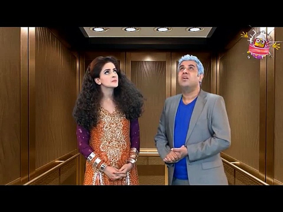 Hum Sab Umeed Say Hain22 Dec 2014 (Resham & Viki in Lift) video