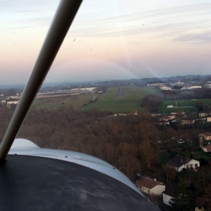 Atterrissage Ulm Tetras piste 07