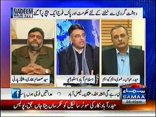 Asad Umer breaks Glass in Nadeem Malik's Live Show