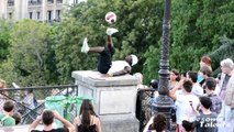 Freestyle Football Tricks on the Streets of Paris!